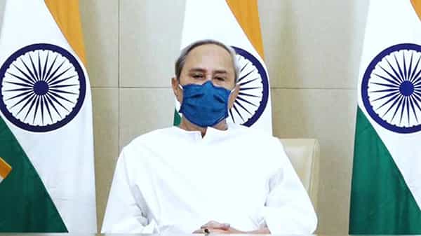 కఠిన లాక్ డౌన్ వేళ , వీధికుక్కలు, పశువులకు ఆహారం కోసం రూ. 60 లక్షలు మంజూరు చేసిన ఒరిశా సీఎం నవీన్ పట్నాయక్