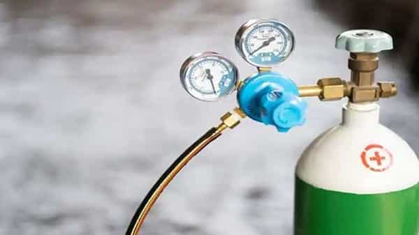 Coronavirus: మానవత్వానికి మచ్చ... ఆక్సిజన్ ఇవ్వాలంటే కోరిక తీర్చమన్న కామాంధుడు