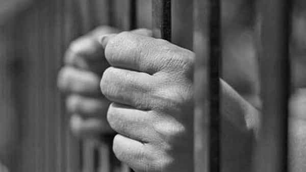 Fraud In AP: ప్రభుత్వ ఉద్యోగాలు ఇప్పిస్తానని జనాలను మోసం చేస్తోన్న రామ్ గోపాల్.. మంత్రుల పేరు వాడుకుంటూ మరీ..
