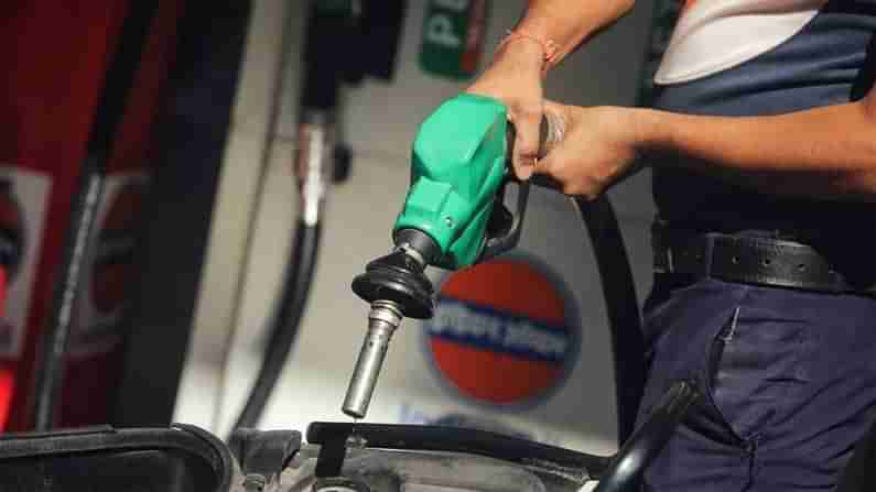 Petrol Diesel Price Today: ఈ రోజు  హైదరాబాద్‌లో పెట్రోల్ రేట్ పెర‌గ‌లేదుగా.. కొన్ని చోట్ల మాత్రం స్వ‌ల్ప త‌గ్గుద‌ల‌..