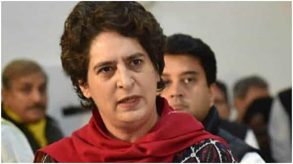 ఈ ప్రభుత్వ నిర్లక్ష్యం వల్లే దేశంలో విపరీత ప్రాణ నష్టం, కాంగ్రెస్ నేత ప్రియాంక గాంధీ ఫైర్, ఎవరు బాధ్యులు అంటూ ఫేస్ బుక్ ఉద్యమం !