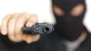 Accident: రోడ్డు ప్ర‌మాదంలో బాబాయ్ మృతి.. విష‌యం తెలియ‌క రాత్రంతా శ‌వంపై ప‌డుకున్న చిన్నారి..