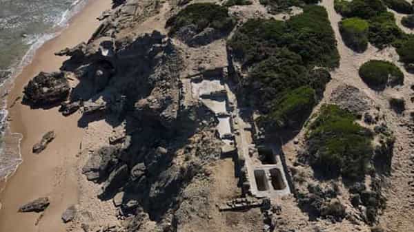 Roman bath complex: బీచ్ లో బయటపడిన రోమన్ కాలం నాటి స్నానాల గదుల సముదాయాలు.. ఎక్కడంటే..