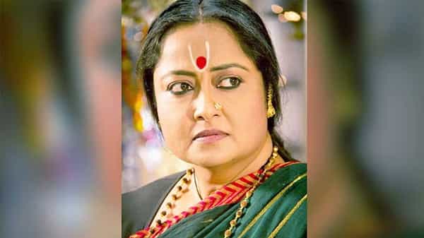 మరో విషాదం.. కరోనా సోకి ప్రముఖ నటి మృతి.. సంతాపం ప్రకటించిన పలువురు సినీ ప్రముఖులు..