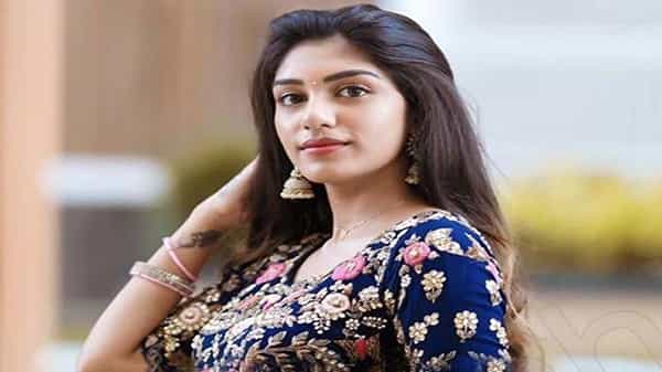 ఆర్ యూ వర్జిన్ ? అంటూ ప్రశ్నించిన నెటిజన్.. స్ట్రాంగ్ కౌంటర్ ఇచ్చిన సురేఖా వాణి కూతురు..