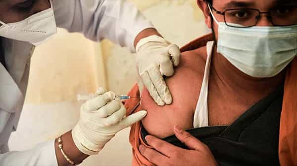 Vaccination Process: వ్యాక్సిన్లను భుజానికే ఎందుకు ఇస్తారో ఎప్పుడైనా ఆలోచించారా.? దానికి కారణం ఇదే..