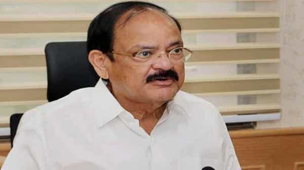 నెల్లూరు ఆయుర్వేద మందుపై అధ్యయనం చేయాలి: ఆయూష్, ఐసీఎంఆర్కు సూచించిన ఉప రాష్ట్రపతి వెంకయ్యనాయుడు
