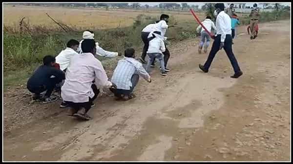 పెళ్ళికి వచ్చి కప్ప గంతులేశారు, లాక్ డౌన్ రూల్సా ? మజాకా ? మధ్యప్రదేశ్ లో ఉల్లంఘనులకు పోలీసులు వేసిన వింత శిక్ష ! చూడాల్సిందే !