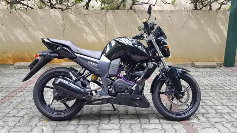యమహా ఎఫ్జెడ్ 16 - మీరు యమహా యొక్క ఈ బైక్ను ఫస్ట్ హానర్ నుండి 43 వేల రూపాయలకు కొనుగోలు చేయవచ్చు. ఈ యమహా బైక్లో మీకు 150 సిసి ఇంజన్ లభిస్తుంది. అదే సమయంలో, ఈ బైక్ మొత్తం 40 వేల కిలోమీటర్లు నడిచింది. ఇలా ఈ వెబ్సైట్ నుంచి తక్కువ ధరకే బైక్లను సొంతం చేసుకోవచ్చు.