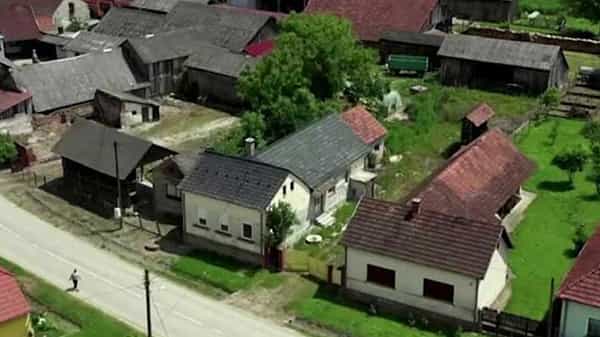 A Penny For A House: ఆ పట్టణంలో తగ్గిపోతున్న జనాభా.. రూ.12లకే ఇల్లు అంటూ ప్రభుత్వం బంపర్ ఆఫర్.. కండిషన్స్ అప్లై