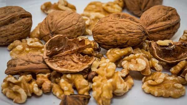 Walnuts: వాల్నట్స్తో ఎన్నో ఆరోగ్య ప్రయోజనాలు.. కరోనా టైంలో ఇవి కచ్చితంగా తెలుసుకోవాల్సిందే.!