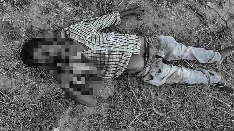 A Man Brutally Murdered: అనంతపురం శివారులో ఓ వ్యక్తి దారుణ హత్య.. బండరాళ్లతో మోది చంపిన గుర్తు తెలియని దుండగులు