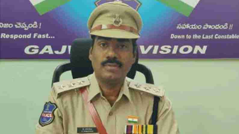 Service medals : తెలంగాణ రాష్ట్ర ఆవిర్భావ దినోత్సవ వేళ పోలీస్ సిబ్బందికి సర్వోన్నత సేవా పతకాలు ప్రకటించిన కేసీఆర్ సర్కారు