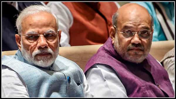 కేంద్ర కేబినెట్ విస్తరణపై ఊహాగానాలు ! ఎంపీలను కలుస్తున్న హోం మంత్రి అమిత్ షా ! ఆశావహుల్లో ఎవరికి ఛాన్స్ ?