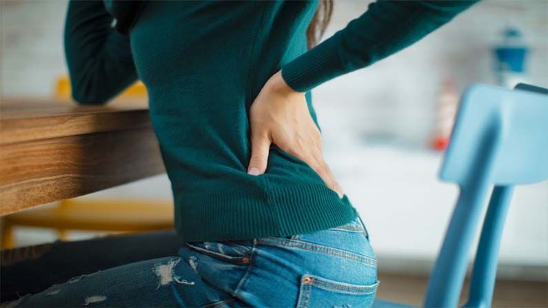 Back Pain Relief Tips: బ్యాక్ పెయిన్‌తో స‌త‌మ‌త‌మ‌వుతున్నారా..? ఈ స‌మ‌స్య‌కు సహ‌జంగా ఇలా చెక్ పెట్టండి..