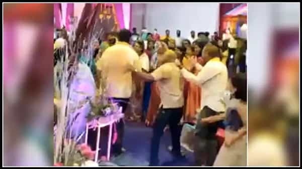 బేఫికర్ ! కోవిద్ రూల్స్ కి పాతర...కూతురి ప్రీ-వెడ్డింగ్ పార్టీలో బీజేపీ ఎమ్మెల్యే జాతర...60 మందిపై కేసు నమోదు