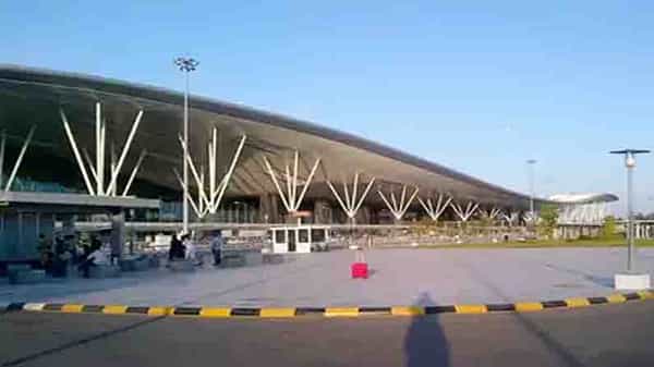 Blast Near Bengaluru Airport: బెంగళూరు కెంపేగౌడ అంతర్జాతీయ ఎయిర్పోర్టు సమీపంలో పేలుడు.. ఆరుగురు కార్మికులకు గాయాలు!