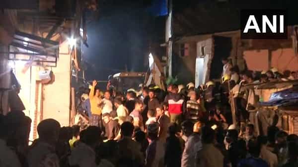 Building Collapsed: ఘోర ప్రమాదం.. కుప్పకూలిన నాలుగు అంతస్థుల భవనం.. 9 మంది మృతి..
