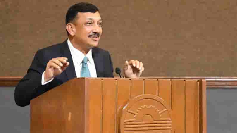 CBI Employees: సీబీఐ డైరెక్టర్ నయా రూల్స్.. ఇక నుంచి ఇవి పాటించాల్సిందే.. లేదంటే అంతే సంగతలు..