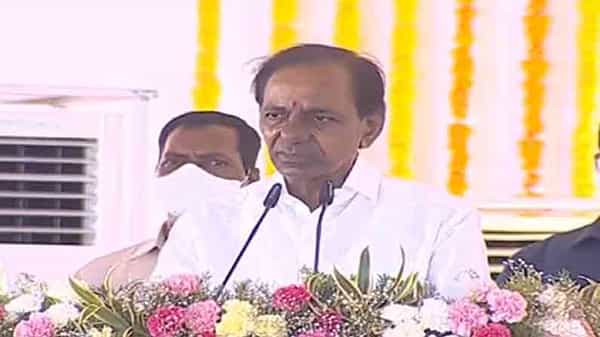 CM KCR : ఏడాది తిరిగే సరికి ప్రస్తుతమున్న వాసాలమర్రి.. బంగారు వాసాలమర్రి కావాలి : సీఎం కేసీఆర్