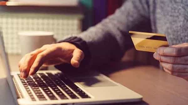 Credit Cards: క్రెడిట్ కార్డు ఉపయోగిస్తున్నారా? క్రెడిట్ కార్డులను సమర్ధవంతంగా ఇలా ఉపయోగించుకోవచ్చు..