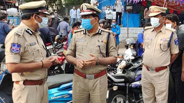 DGP Mahender Reddy: అనవసరంగా రోడ్లపైకి రావొద్దు.. లాక్డౌన్ ఉల్లంఘిస్తే కఠిన చర్యలు: డీజీపీ మహేందర్ రెడ్డి