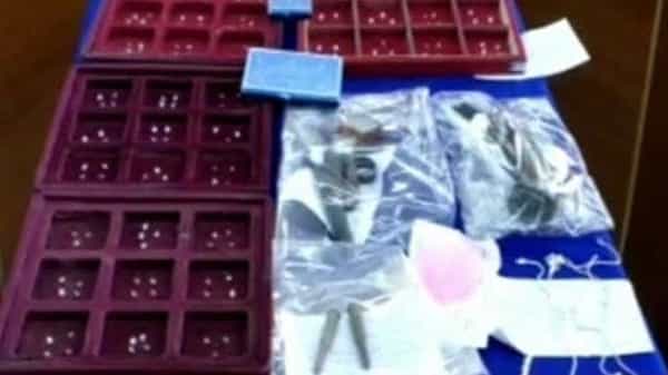 Crime News: వజ్రాలు చోరీ చేసి..ఈ కేటుగాళ్లు ఎక్కడ దాచారో తెలుసా.. పక్కా ప్లాన్