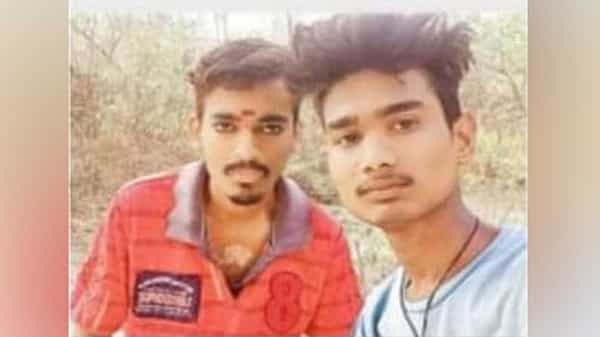 Mancherial: మంచిర్యాల జిల్లాలో విషాదం.. నీటి కుంటలో పడి ఇద్దరు యువకుల మృతి..
