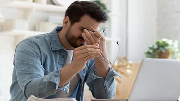 Digital Eye Strain: ఎక్కువ గంటలు కంప్యూటర్ వర్క్ చేస్తున్నారా ? కళ్లపై ఒత్తిడిని తగ్గించేందుకు ఈ టిప్స్ ఫాలో అవ్వాలి..