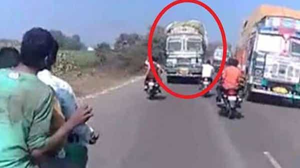 Viral Video: లారీ బ్రేక్ ఫెయిల్.. రివర్స్ గేరులో 3 కిమీలు వెనక్కి.. చివరకు ఏం జరిగిందంటే