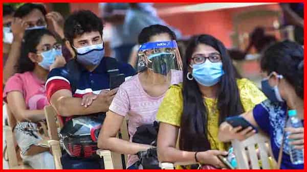 Vaccine Certificate link to Passport: విదేశాలకు వెళ్లే వారికి రెండు డోసుల మధ్య విరామం తగ్గింపు.. పాస్పోర్టుతో వ్యాక్సిన్ సర్టిఫికెట్ లింక్ తప్పనిసరి..!