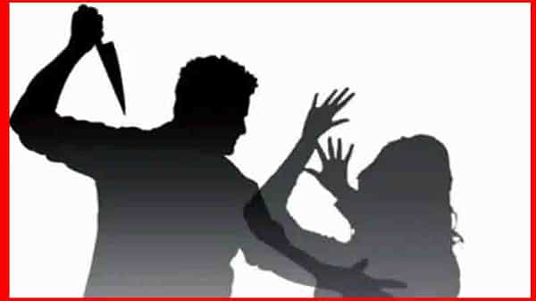 Hyderabad Stabbed:హైదరాబాద్ దారుణం.. వెడ్డింగ్ కార్డులో పేరు లేదని బంధువులపై కత్తితో దాడి.. నలుగురికి గాయాలు