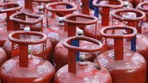 LPG Gas Connection: గ్యాస్ వినియోగదారులకు శుభవార్త.. ఉచితంగా గ్యాస్ సిలిండర్.. ఎలాగంటే..!