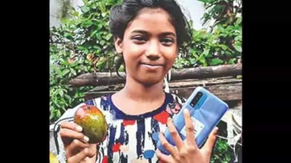 Viral Photo: 12 మామిడి పండ్లు రూ.1.2 లక్షలు.. ఆ అమ్మాయి చదువుల కష్టాలు తీరాయ్..