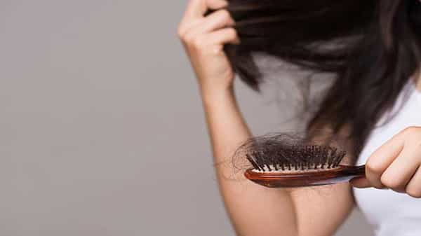 Corona-Hair Fall: కోవిడ్ ఎఫెక్ట్.. ఆరు నెలలైనా తగ్గని జుట్టురాలే సమస్య.. వెంట్రుకలు పెరగడానికి వీటిని రోజు తీసుకోండి