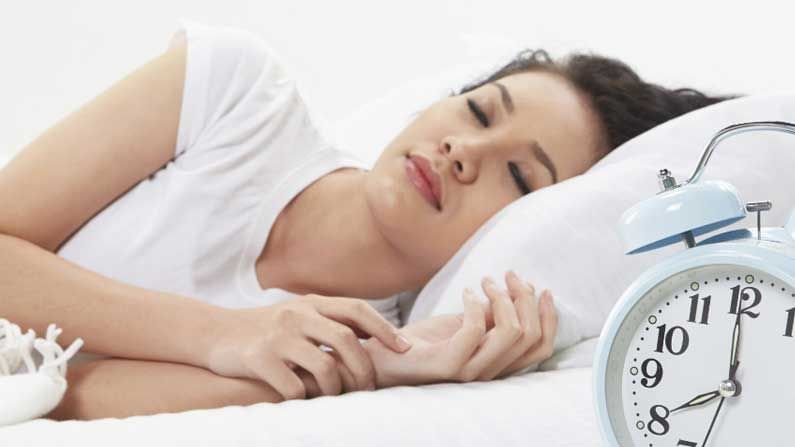 Sleep Tips: నిద్రలేమితో ఇబ్బంది పడుతున్నారా.. మంచి నిద్ర కోసం ఈ సింపుల్ చిట్కాలు మీకోసం