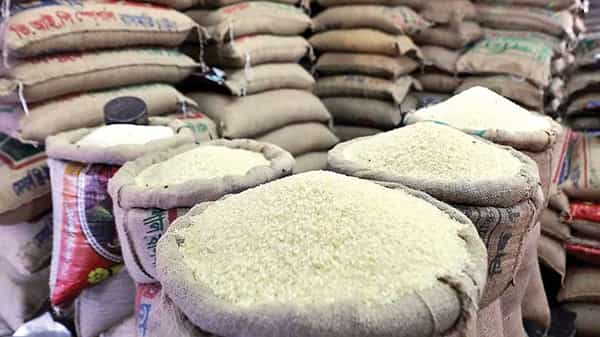 Ration Rice: అక్రమంగా తరలిస్తున్న రేషన్ బియ్యం పట్టివేత... కేసు నమోదు చేసిన పోలీసులు
