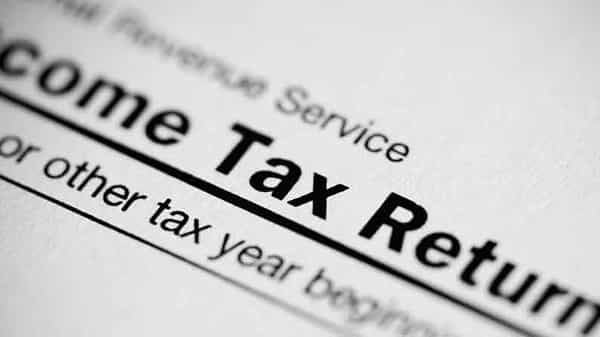 Income Tax Returns: ఆదాయపు పన్ను లెక్కలు వేస్తున్నారా? పిల్లల చదువులు వైద్యం వంటి ఖర్చులపై పన్ను మినహాయింపు పొందొచ్చు
