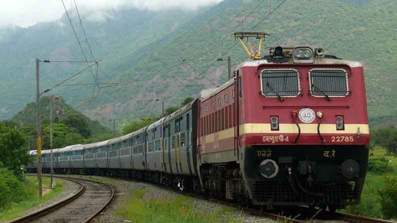 Indian Railways: ప్రపంచంలోనే అతి పెద్ద గ్రీన్ రైల్వే రికార్డు దిశలో దూసుకు పోతున్న ఇండియన్ రైల్వేస్