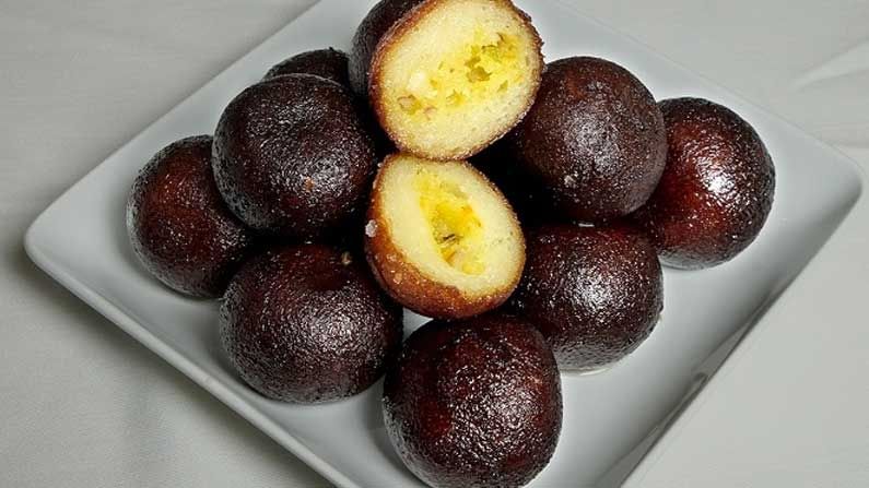 Stuffed Kala Jamun: కోవా,  పన్నీర్, రవ్వతో స్వీట్ షాపు రుచిలో కాలా జామున్ తయారీ విధానం