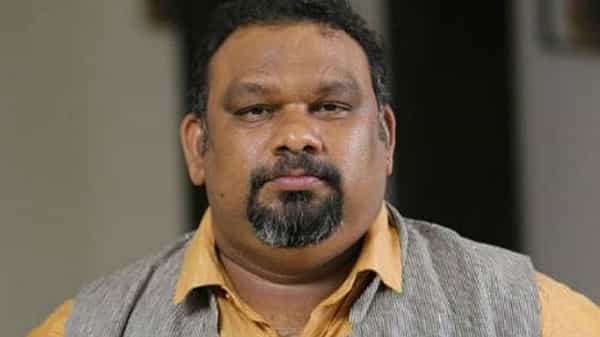 Kathi Mahesh: రోడ్డు ప్రమాదంలో కత్తి మహేష్కు తీవ్ర గాయాలు.. ఐసీయూలో చికిత్స