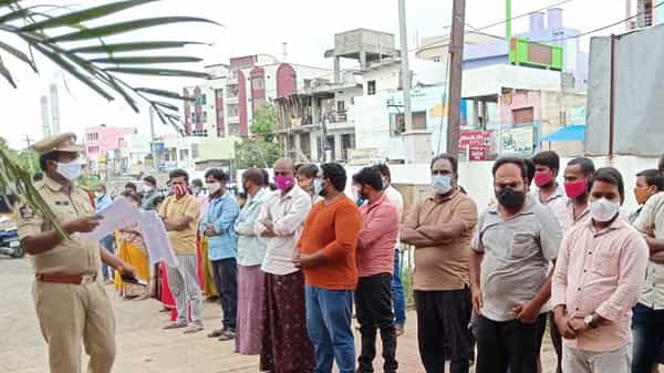 Krishna District: పద్దతి మార్చుకోండి.. లేదంటే తాట తీస్తాం.. రౌడీ షీటర్లకు కృష్ణా జిల్లా పోలీసుల సీరియస్ వార్నింగ్