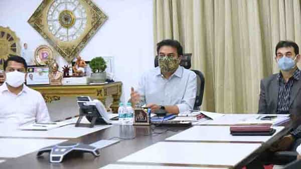 KTR in Telangana Investment Meet: పెట్టుబడులతో రండి.. రెడ్ కార్పెట్తో వెలకమ్ చెబుతాం.. ఇన్వెస్ట్మెంట్ మీట్లో మంత్రి కేటీఆర్