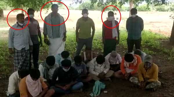 తలకు రుమాలు.. మెడలో టవల్.. మారువేషంలో నేరగాళ్లకు చెక్ పెడుతున్న పోలీసులు..! ఎక్కడో తెలుసా..!