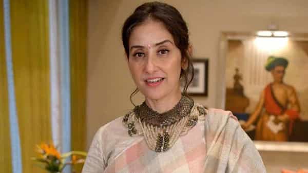 Manisha Koirala: హిందీలోకి అల వైకుంఠపురంలో.. టబు పాత్రలో కనిపించనున్న సీనియర్ టాప్ హీరోయిన్...