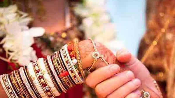 Crime News: పెళ్లైన తొలి రాత్రే వధువుకు దిమ్మతిరిగే షాకిచ్చిన భర్త.. అసలు ఏం జరిగిందంటే.!