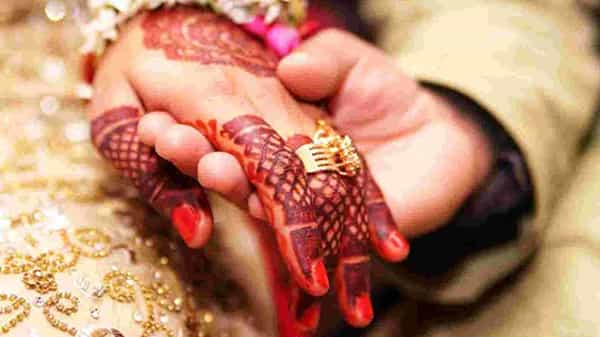 Different Marriage: అక్కడ జరిగే పెళ్లి తంతే వేరు.. ఆడవారు మగవారిలా.. మగవారు ఆడవారిలా మారి..!