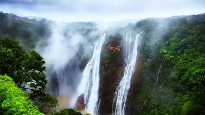 Monsoon Tourist Places:  వర్షాకాలంలో ప్రకృతికి దగ్గరగా గడపాలని అనుకుంటున్నారా.. మనదేశంలో బెస్ట్ ప్లేసెస్ ఏవంటే