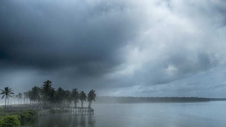 Monsoon: రేపు కేరళలోకి ప్రవేశించనున్న నైరుతీ రుతుపవనాలు.. అలర్ట్ ప్రకటించిన అధికారులు..