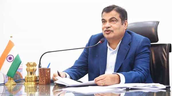 Alternate Fuel Engine: ఇథనాల్ ఆధారిత ఫ్లెక్స్ ఫ్యూయల్ ఇంజన్ లకు భారత్ లో అనుమతి.. కేంద్రమంత్రి నితిన్ గడ్కరీ